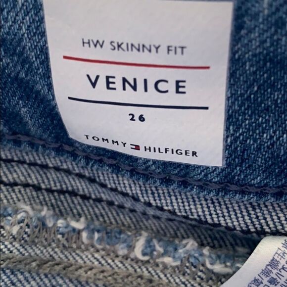 G HADID FOR TH ‘VENICE’ NWOT Distressed Capri JEANS. LIMITED RELEASE!! SIZE 26 - Picture 8 of 13